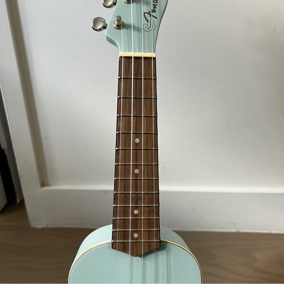Fender Venice Soprano Ukulele, Daphne Blue - Picture 6 of 10